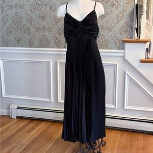 Banana Republic Elegant Black Pleated Midi Dress